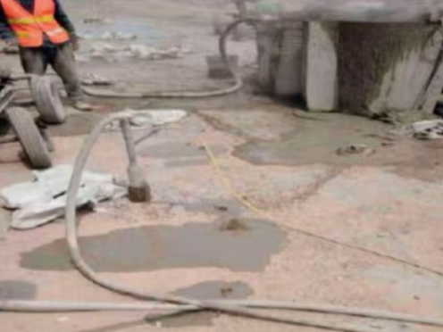 东城水泥混凝土路面板底注浆技术 路面脱空注浆整治方案